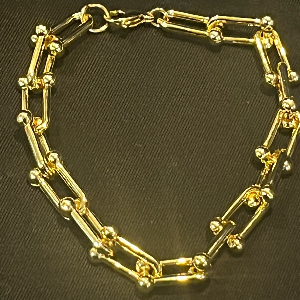 7” horseshoe paper clip bracelet (Tiffany inspired)
